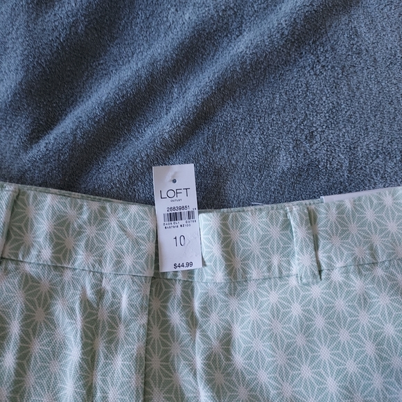 BRAND NEW Loft Outlet Size 10 Green and White Shorts - Picture 4 of 4